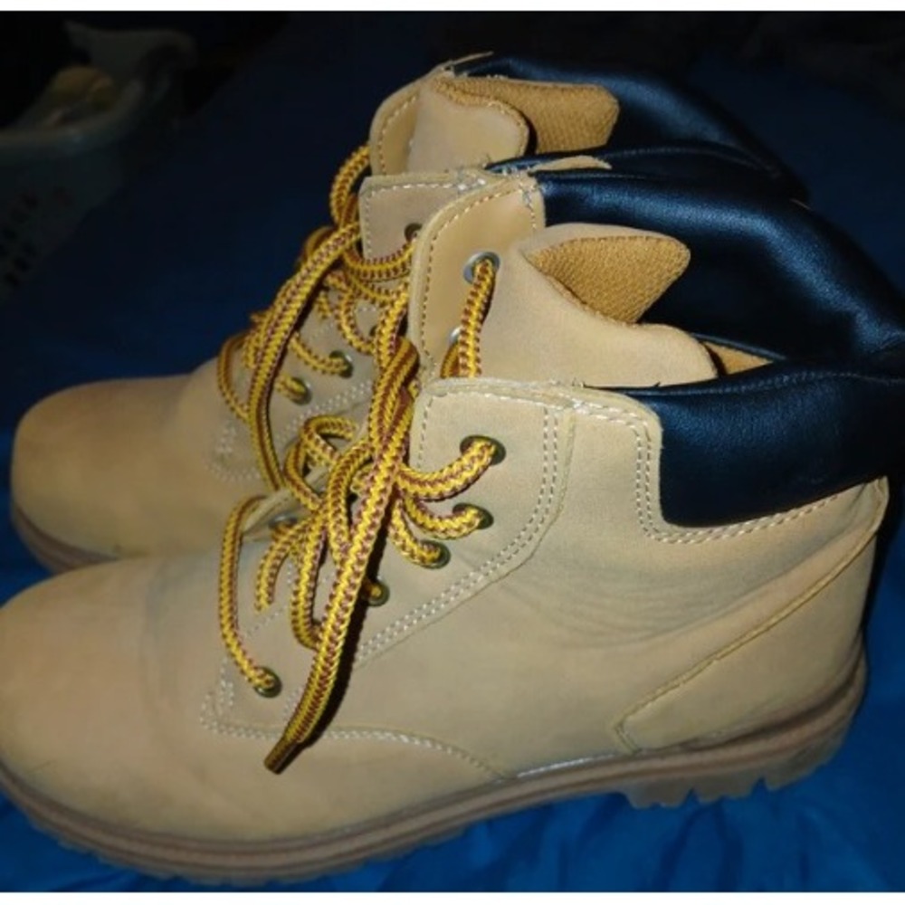 Wonder Nation Work Boots Boys 6 Tan Wheat Lace Up Padded Collar Lug Sole